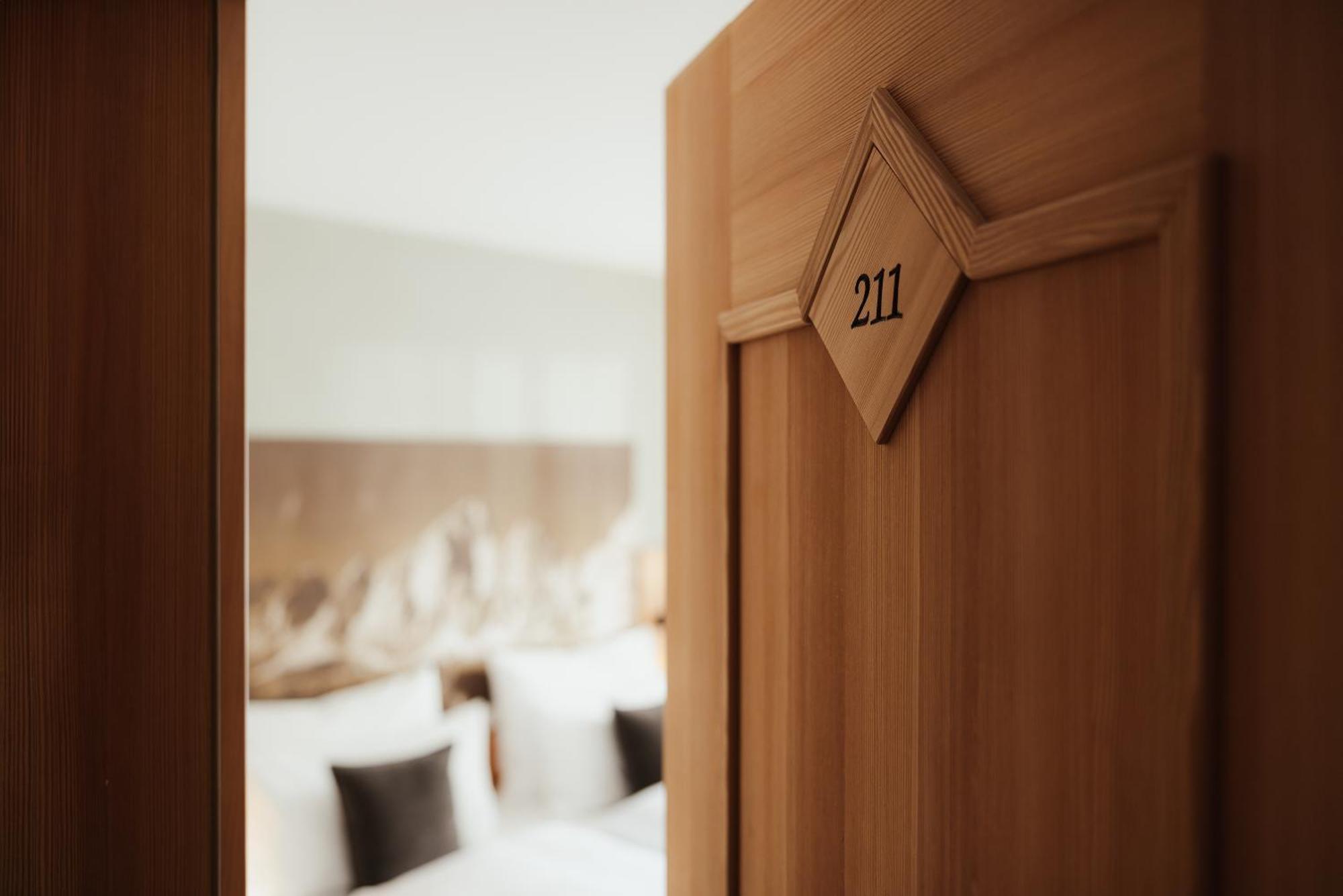 Hotel Jaegerhof Colfosco Habitación foto